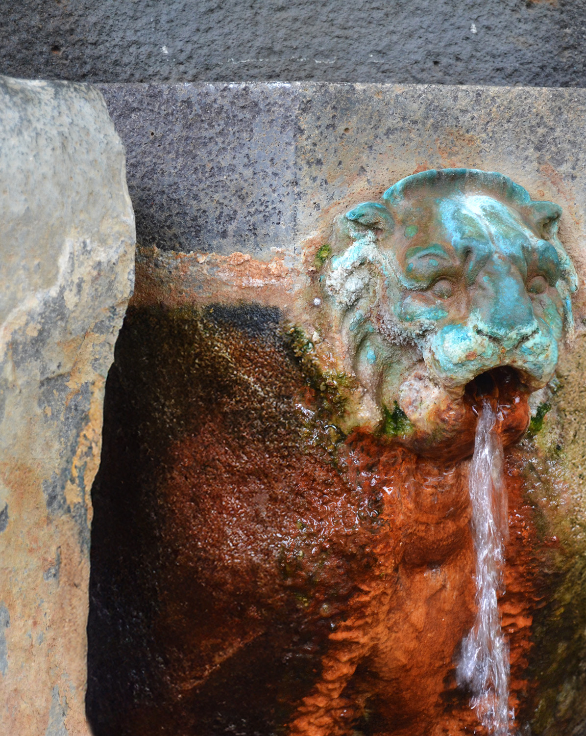 fontaine source vic sur cere