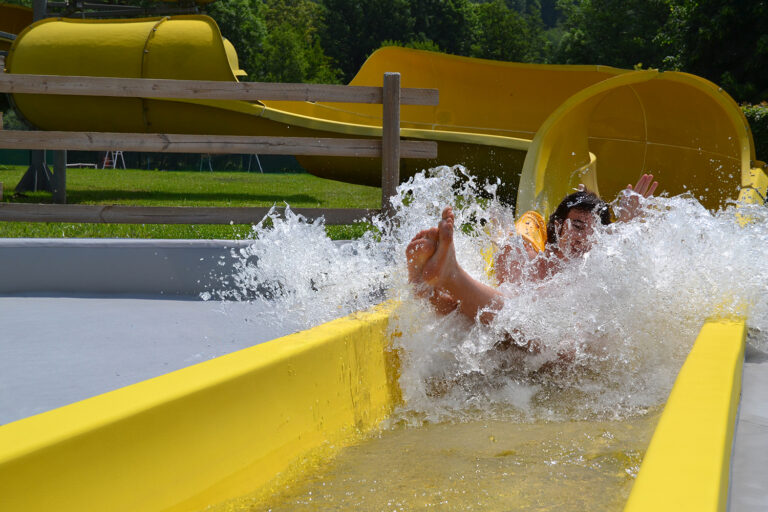 piscine toboggan centre aquatique de vic sur cere